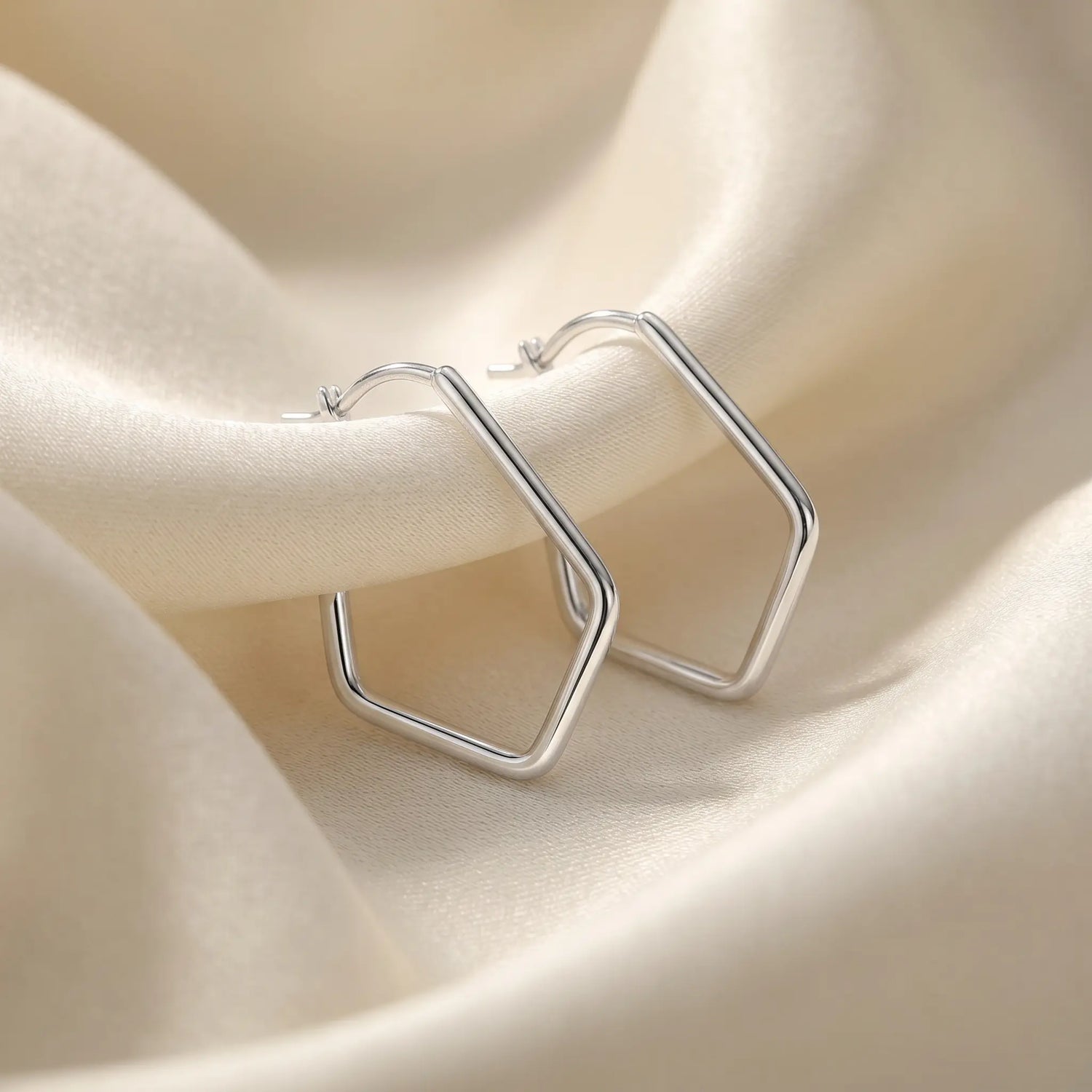 Virelle Hexa Hoops